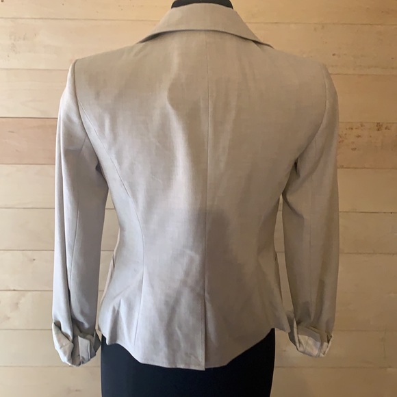 The Limited Size 4 Beige Suit Jacket - Picture 2 of 3